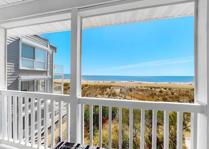 Oceanfront Happy House Duplex With Ocean View Wifi Washer & Dryer & Direct Access Holiday home *
